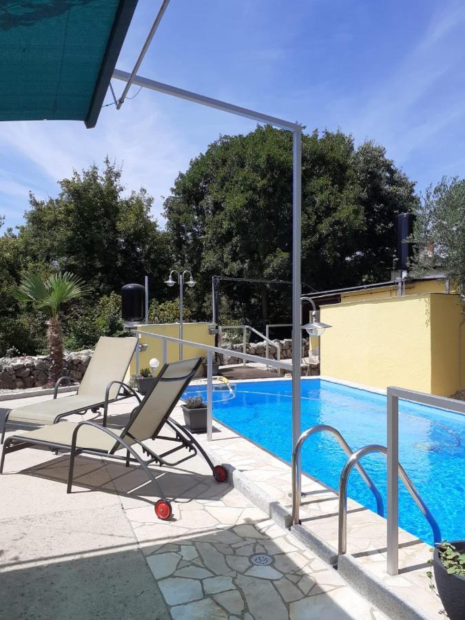 Apartments Familie Vujec Skrbčići Buitenkant foto
